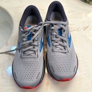 NWOT Brooks Ghost 14 Running shoes